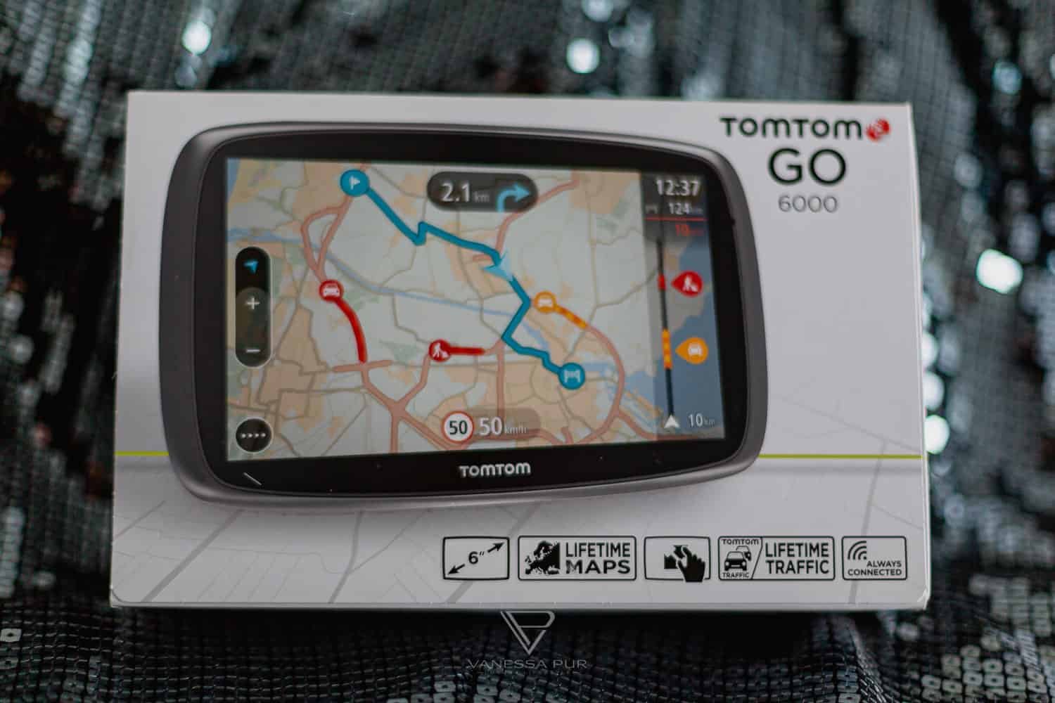 TomTom Go 6000 Test - inkl. TomTom Traffic Lifetime Navigation fürs Auto mit Saugnapf für die Scheibe