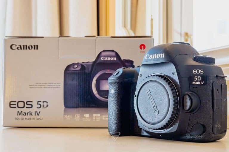 Canon 5D Mark IV - erster Eindruck - Blogger/YouTuber - Canon EOS 5D Mark IV CANON EOS 5D Mark IV - Erste Erfahrung und erster Eindruck - Die Allround-Kamera - Produkttest - Kameratest - Dauertest - Bewertung DSLR-Kamera von Canon - Was bringt Dual-Pixel-Raw - Was bringt 4K Video mit 30fps - Kameravorstellung für Blogger und YouTuber - Preis und Verfügbarkeit - Lifestyleblog Vollformat