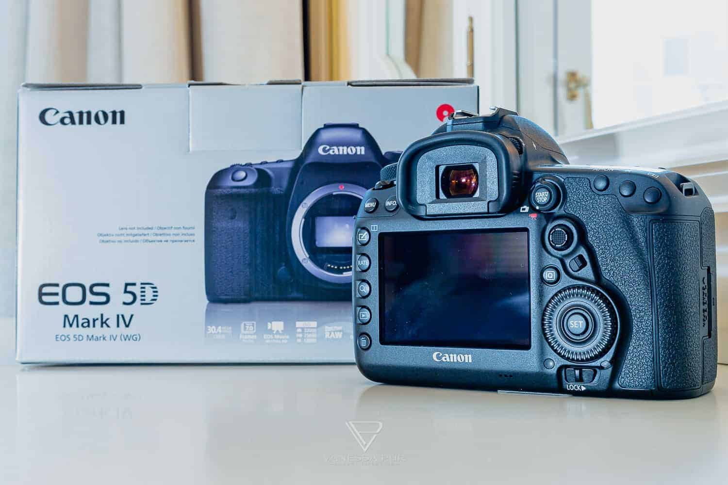 Canon 5D Mark IV - erster Eindruck - Blogger/YouTuber - Canon EOS 5D Mark IV CANON EOS 5D Mark IV - Erste Erfahrung und erster Eindruck - Die Allround-Kamera - Produkttest - Kameratest - Dauertest - Bewertung DSLR-Kamera von Canon - Was bringt Dual-Pixel-Raw - Was bringt 4K Video mit 30fps - Kameravorstellung für Blogger und YouTuber - Preis und Verfügbarkeit - Lifestyleblog Vollformat