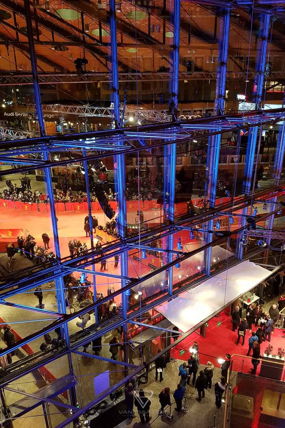 Die Berlinale Filmfestspiele Berlin - Backstage beim Star-Fotografen Gerhard Kassner - Berlinale Film Festival in Berlin - Eindruck und Blick Hinter-die-Kulissen - Volker Schöndorff "Return to Montack" - Gerhard Kassner Fotograf Berlin - Portraits für die Berlinale - Luxusblogger und Lifestyleblogger für Canon unterwegs