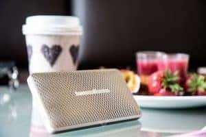 Harman/Kardon Esquire Mini für die Reise - Bluetooth Lautsprecher im Test - Harman Kardon Esquire Esquire Mini Slimline Lautsprecher und Freisprecheinrichtung Sound Box