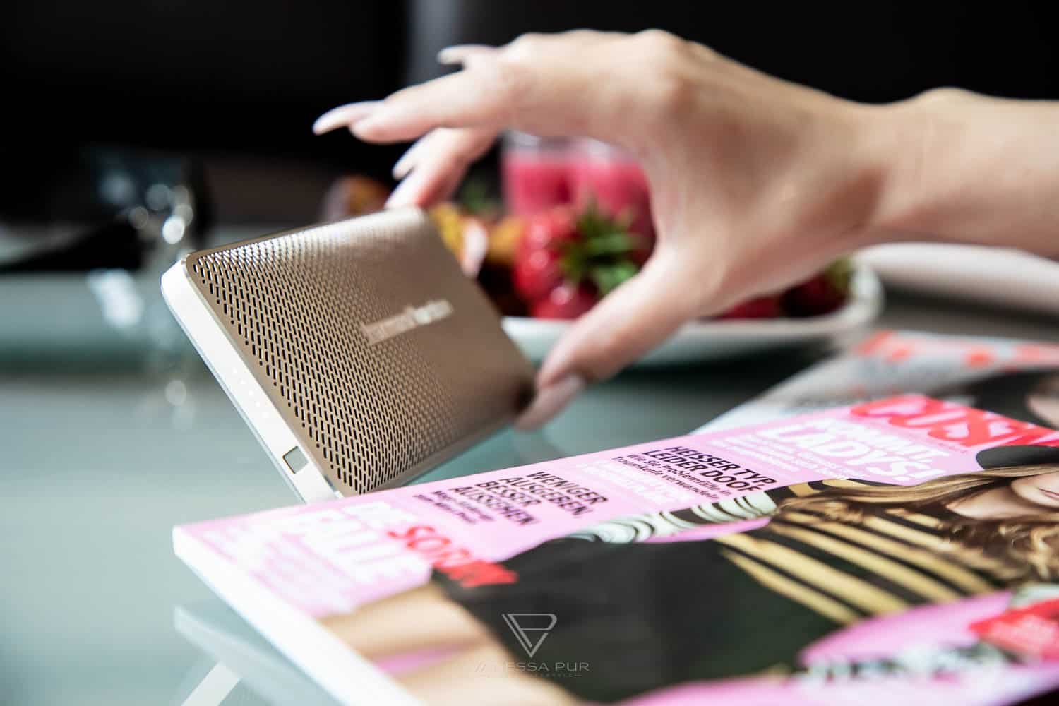 Harman/Kardon Esquire Mini für die Reise - Bluetooth Lautsprecher im Test - Harman Kardon Esquire Esquire Mini Slimline Lautsprecher und Freisprecheinrichtung Sound Box