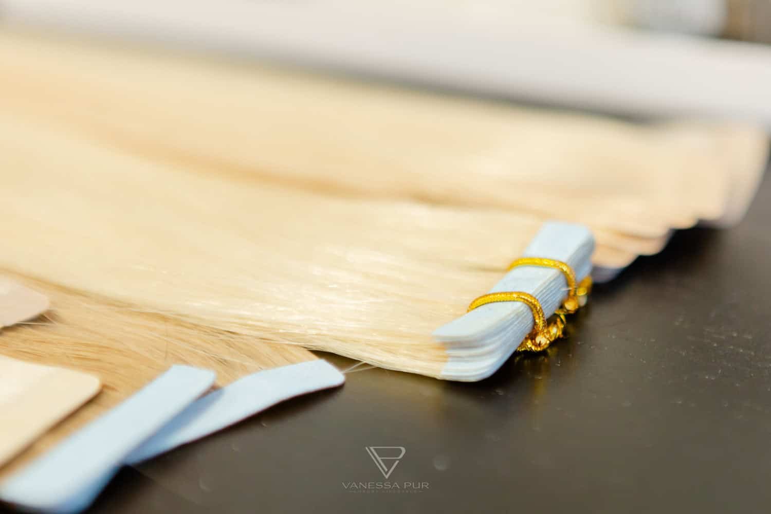 Tape Extensions Erfahrung - Vergleich mit Bondings - Haarverlängerung - Extensions - Tapes, Bondings oder Clips - Welche Methode ist gut? Was kosten Haarverlängerungen? Wo kann man Haarverlängerungen machen? Wer ist der beste Friseur? Welche Nachteile bei Haarverlängerung