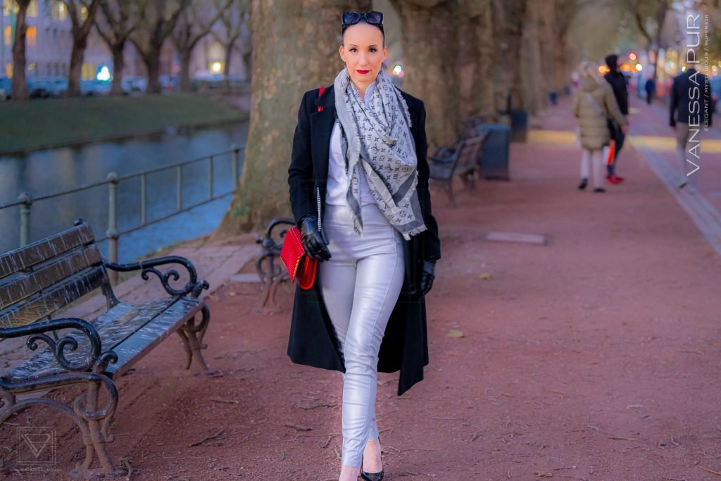 Vanessa Pur - silver leather pants - shopping time - Louis Vuitton Monogram Denim Tuch schwarz