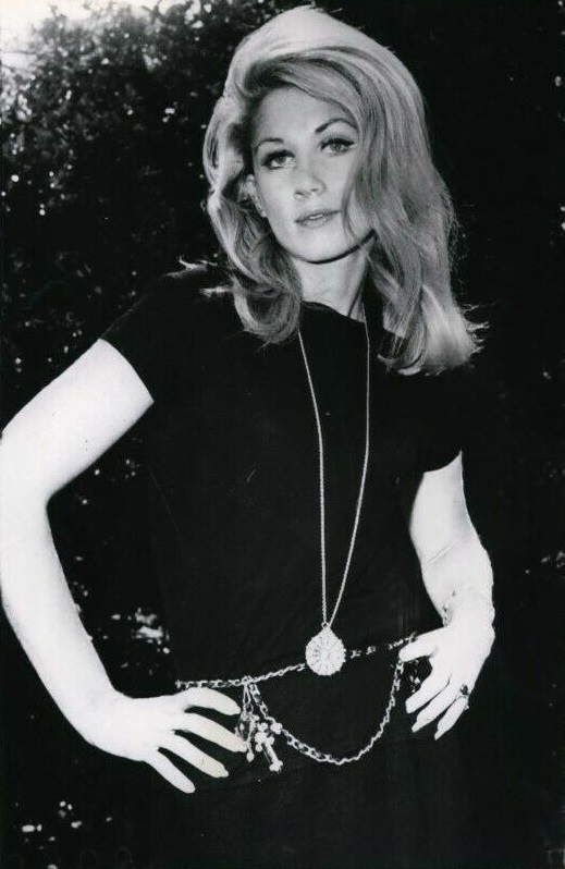 Jane Holzer
