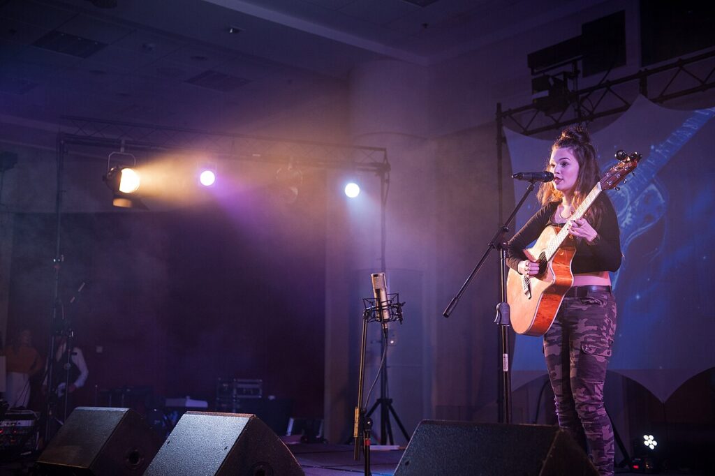Lola Young Delivers Surprise Performance at Reading Festival