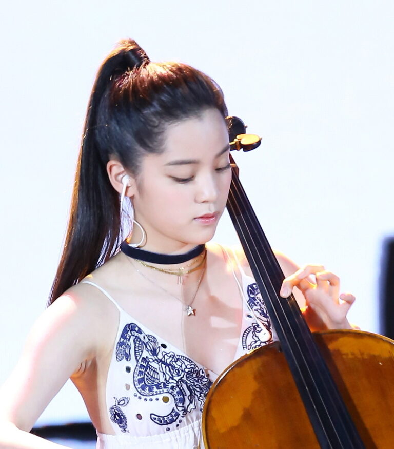 Nana Ou-yang